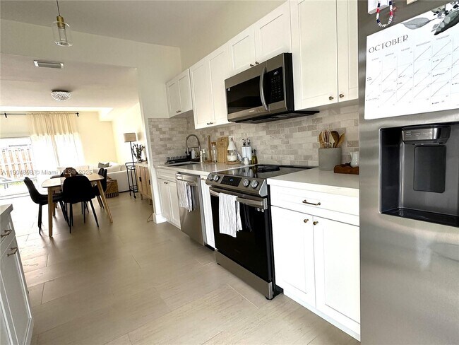 Building Photo - 14305 SW 57th Ln