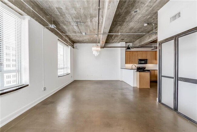 Building Photo - 710 Colorado St