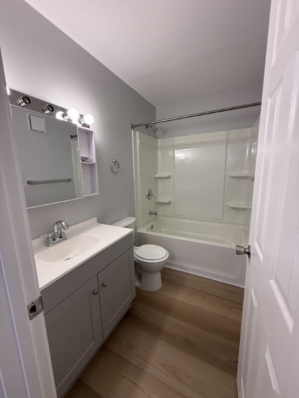 Building Photo - 1114 5th St