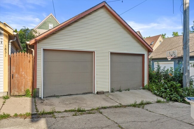 Building Photo - 1827 N 1st St