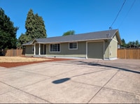 Building Photo - Beautiful 3 Bedroom, 2 Bath Home In The Ri...