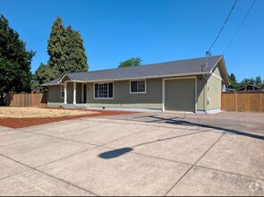 Building Photo - Beautiful 3 Bedroom, 2 Bath Home In The Ri...