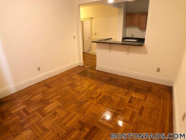 Building Photo - 40 Queensberry St