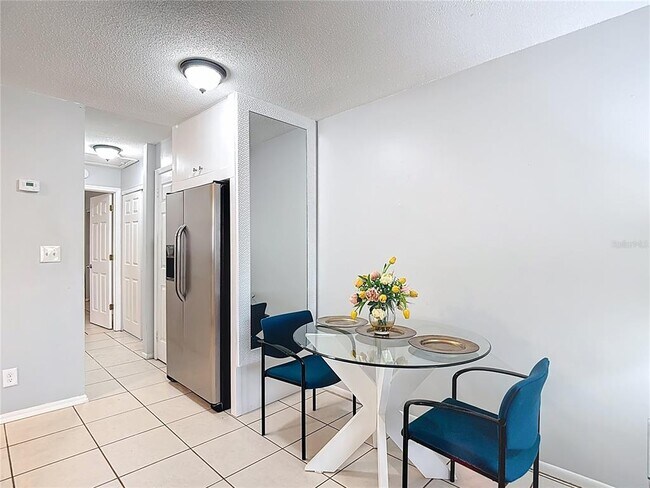 Building Photo - 139 Southeast Jefferson Cir N