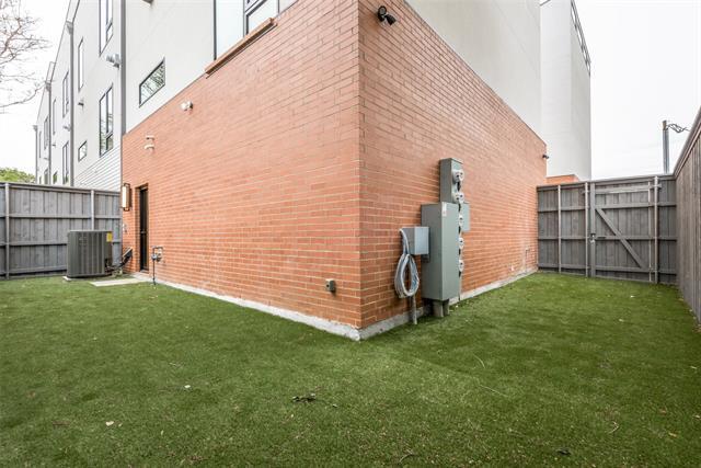 Building Photo - 3913 Hawthorne Ave