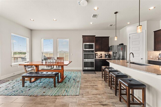Building Photo - 11320 Charger Wy