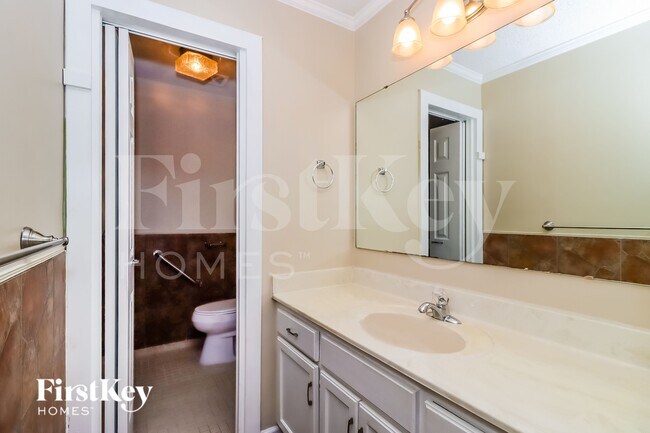 Building Photo - 5722 Lambrook Ct