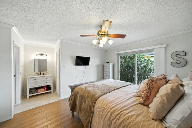 Building Photo - 3919 Fairmont Pkwy