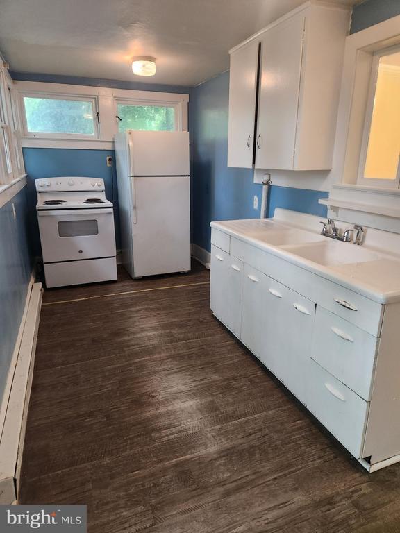 Building Photo - 322 S Maple Ave