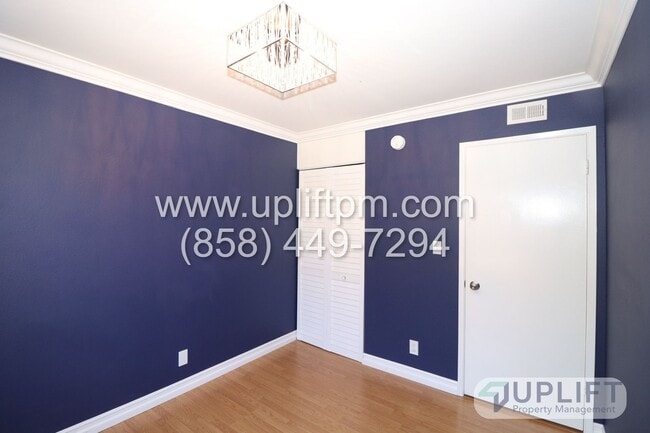 Building Photo - 3 bed 2 bath House With Solar And Communit...