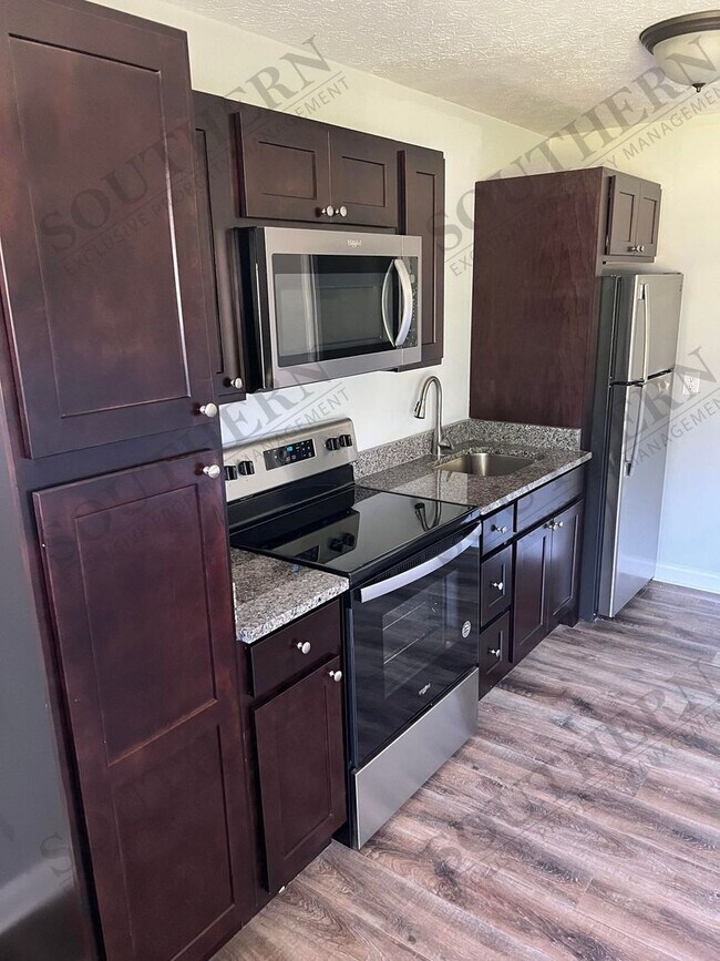 Interior Photo - Mt Victor Estates