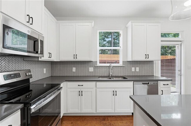 Building Photo - 5372 Brooklands Dr