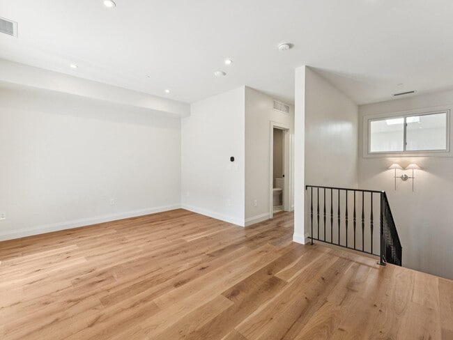 Building Photo - 1508 21st St NW