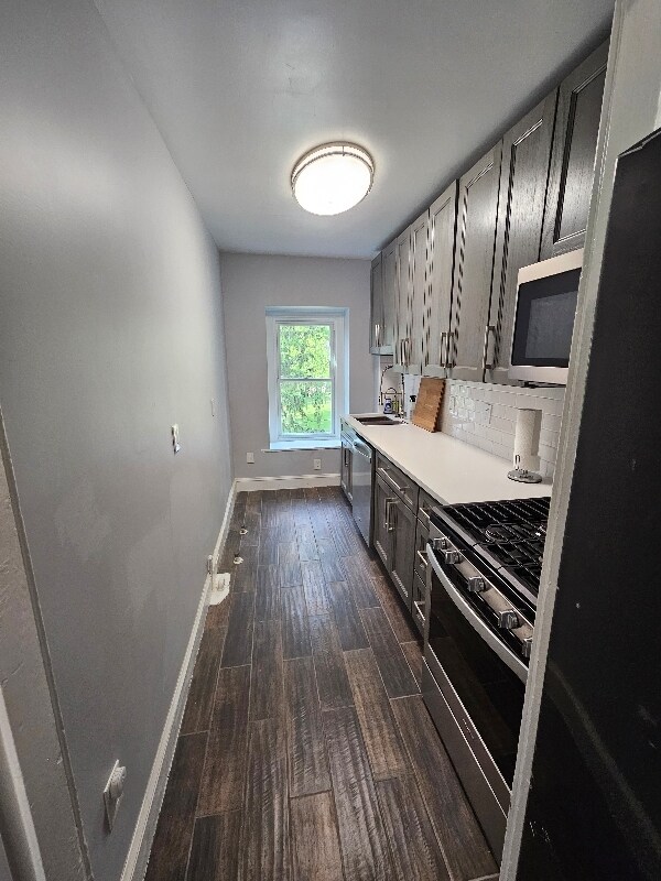Building Photo - 142 Sumac St