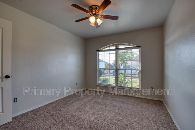 Building Photo - 11908 NW 136th Terrace