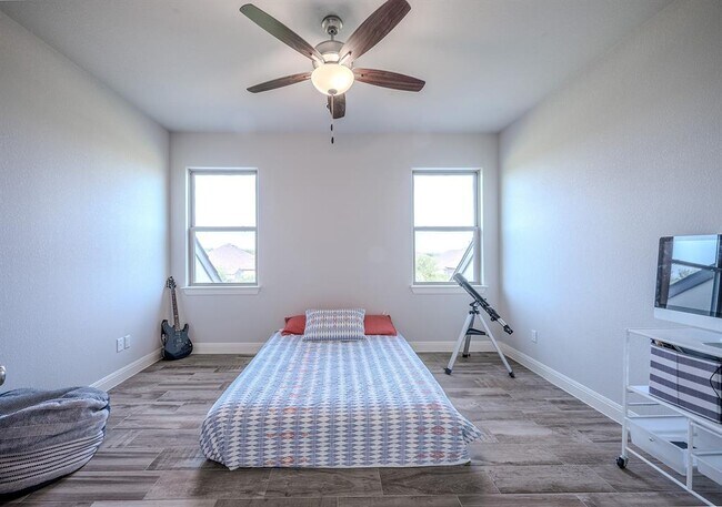 Building Photo - 227 Dally Ct