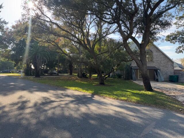 Building Photo - 805 Harbor Ln