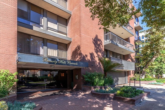 Building Photo - Elegant living in the heart of Beverly Hills