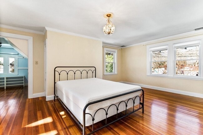 Building Photo - 115 Aspen Ave