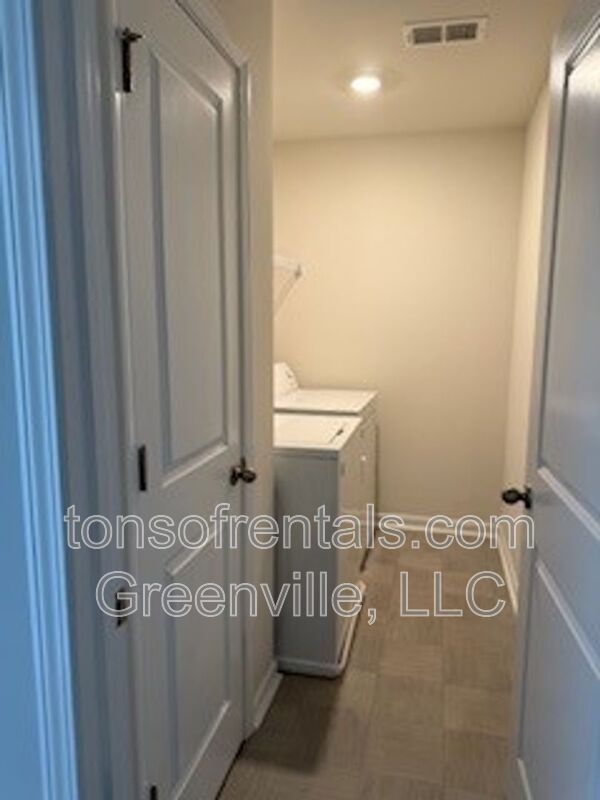 Building Photo - 304 Millen Dr