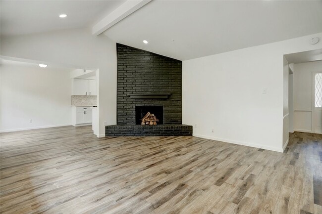 Building Photo - 14035 Myrtlea Dr