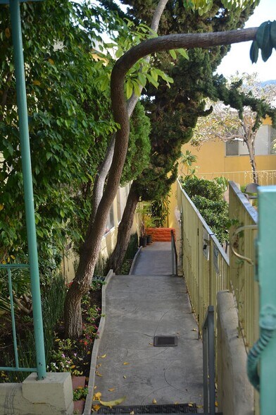 Walkway Thru Apt Building... - 850 Haverford Ave