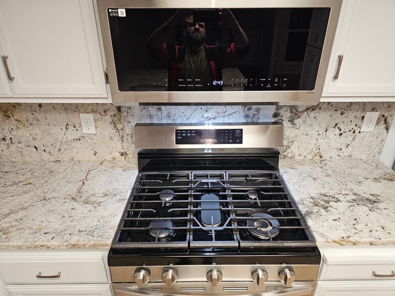 Building Photo - 2525 Travao Ln