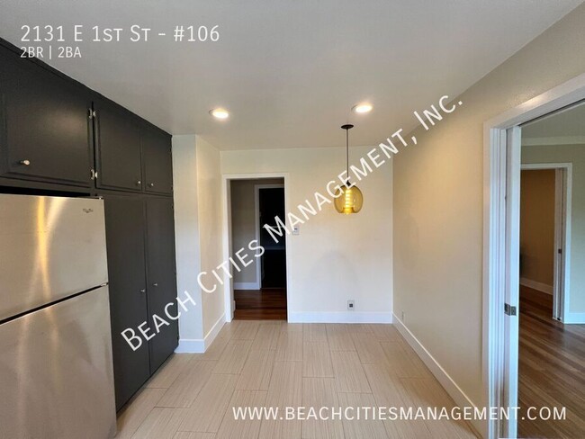 Building Photo - Condo located One Block from the Beach wit...