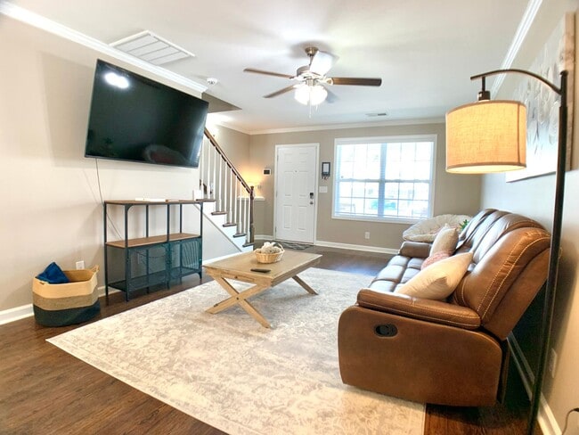 Building Photo - 308 Sam Houston Cir