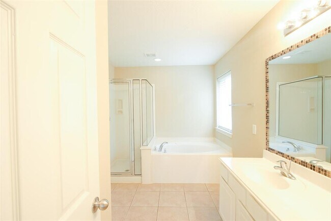 Building Photo - 20223 W Lakebridge Ln