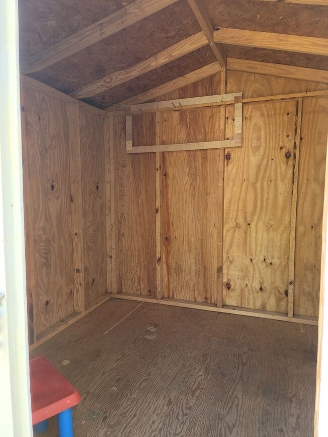 Building Photo - Beachside Living in Surfside – 3BR/2BA Cor...