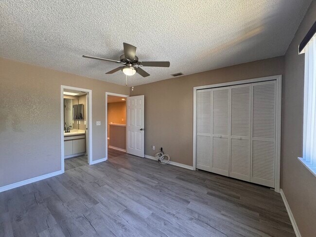 Building Photo - 3BR 3BA Townhome w/ Beach View +  Pool + Updated Kitchen + Balcony/Patio in Hidden Harbour