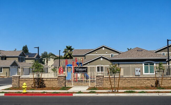 Building Photo - 1120 N Westwood St