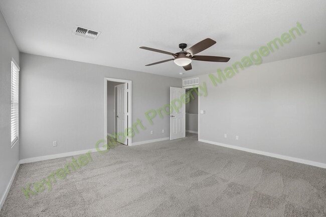 Building Photo - 5 bed / 2.5 bath Home in the San Tan Heigh...