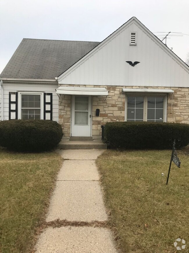 Building Photo - 3Bedroom Single Family Home