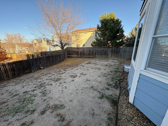 Building Photo - 4 Bed 4 Bath in Constitution Hills!!