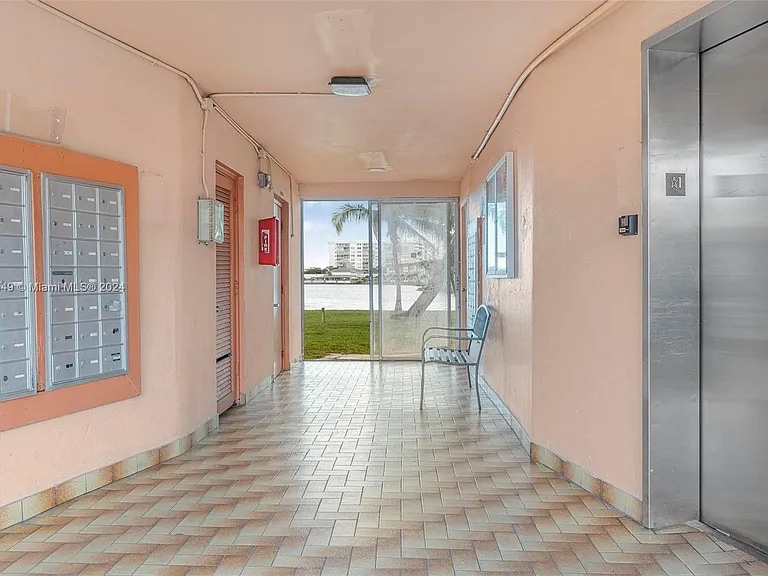 Building Photo - 19001 NE 14th Ave