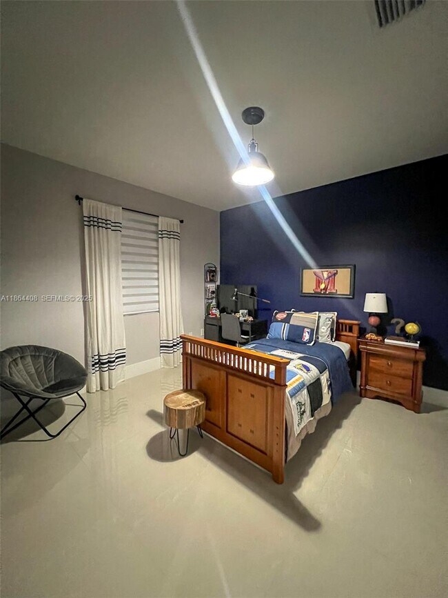 Building Photo - 14680 SW 17th St