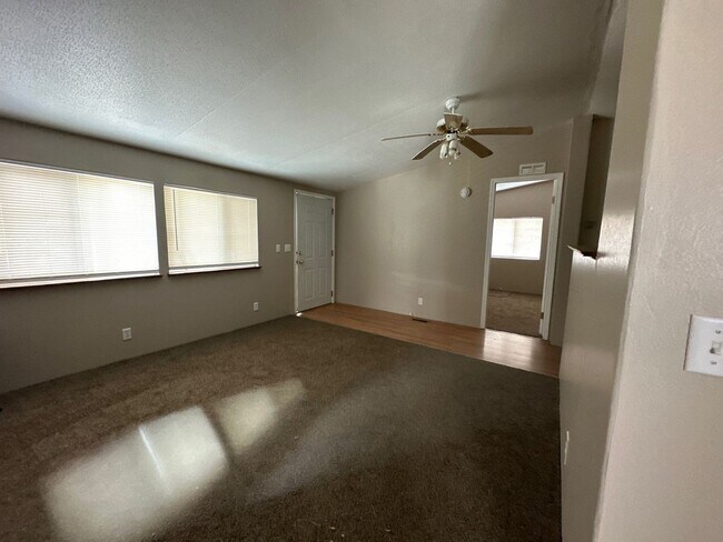 Building Photo - 15517 Riveredge Rd