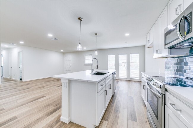 Building Photo - 2917 Dale Dr