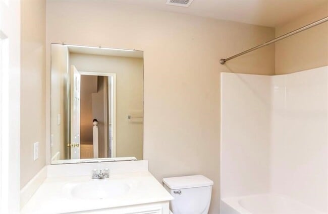 Building Photo - 730 Redwing Pl Dr