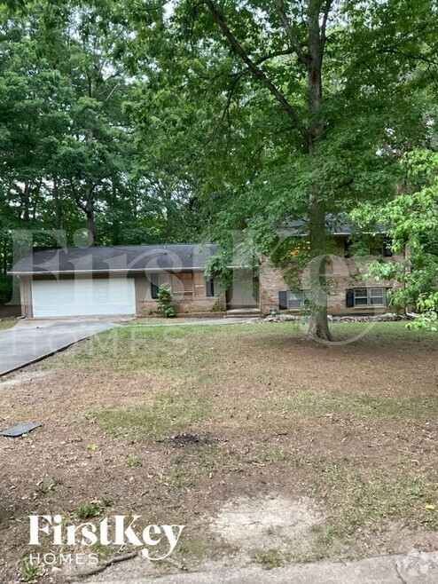 Building Photo - 3961 Summit Dr