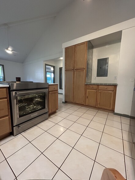 Kitchen - 94 -279 Aouli Pl