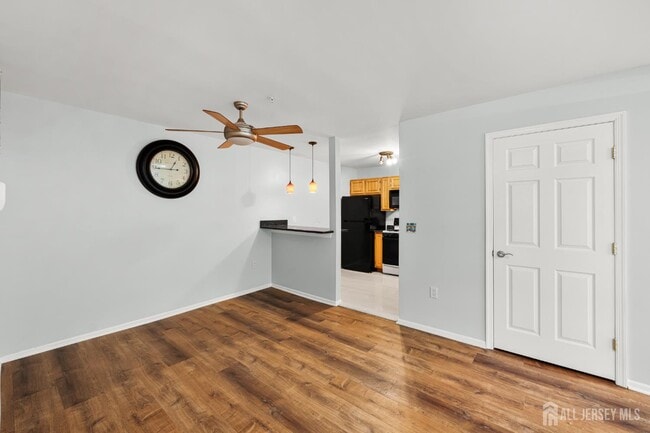 Building Photo - 230 Vasser Dr