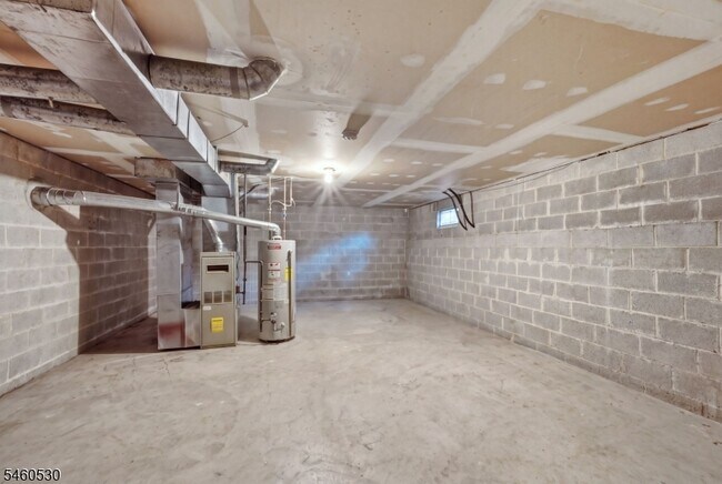 Building Photo - 125 Smithfield Ct