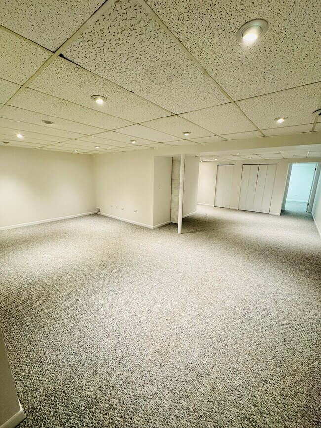 Building Photo - 532 Hummingbird Ln