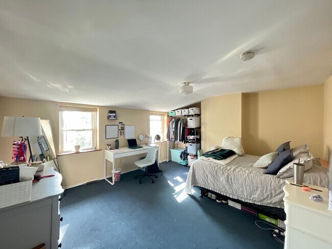 Building Photo - 416 N 31st St