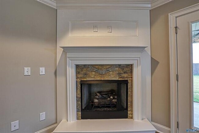 Building Photo - 15607 Ironcrest Drive NW