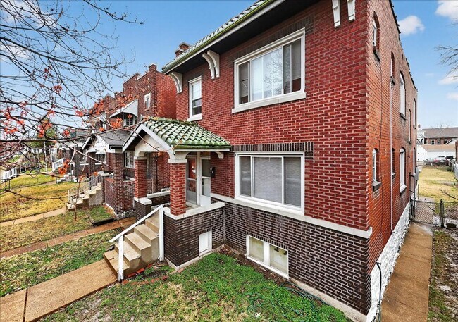 Building Photo - 4621 Quincy St