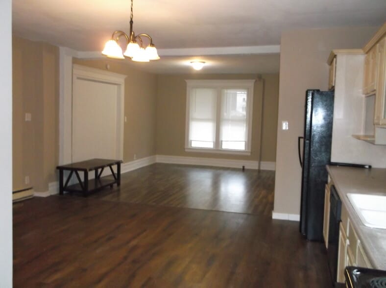 Building Photo - 705 E Dominick St